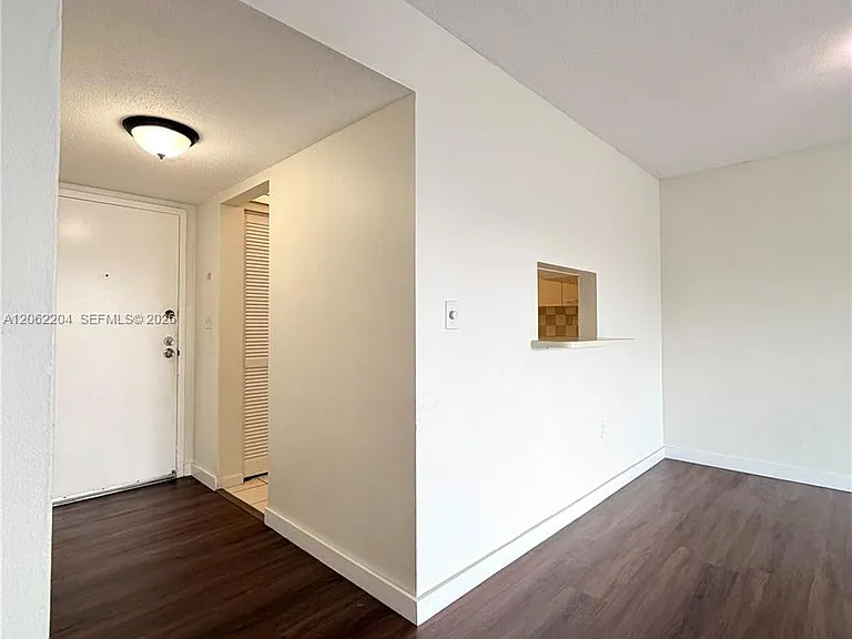 10431 N Kendall Dr #D314 — Photo 12