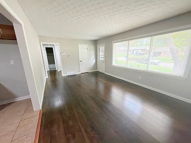 3587 Hallbrook St — Photo 2