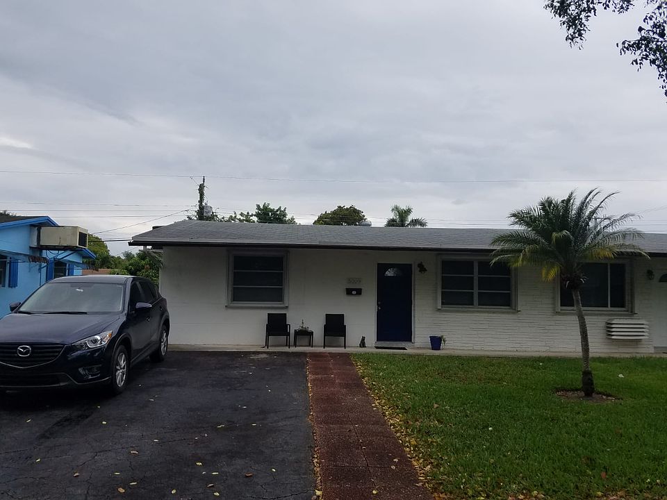1st image of 5009 SW 92nd Ave