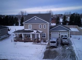 904 3rd St SE, Stanley, ND 58784