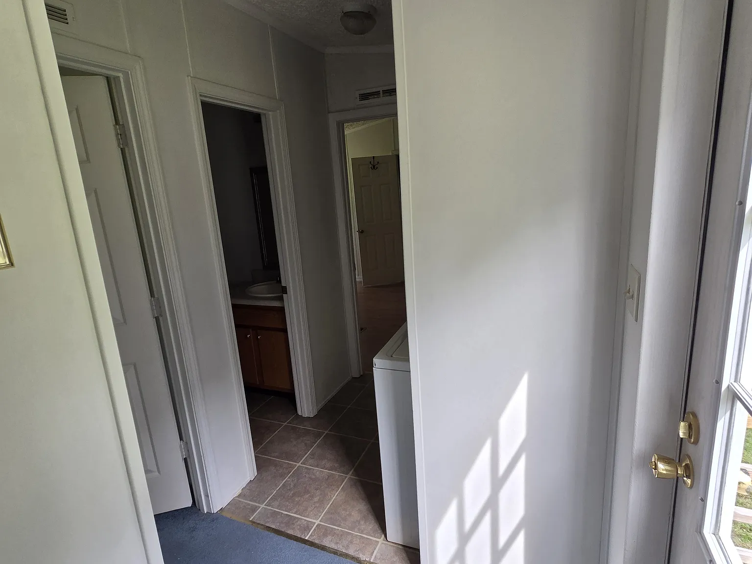 2 bed, 960 sqft, $1,800 — Photo 3