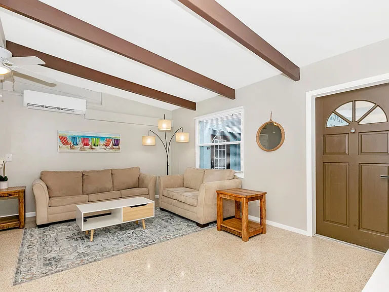 1502 Chandler Ave — Photo 6
