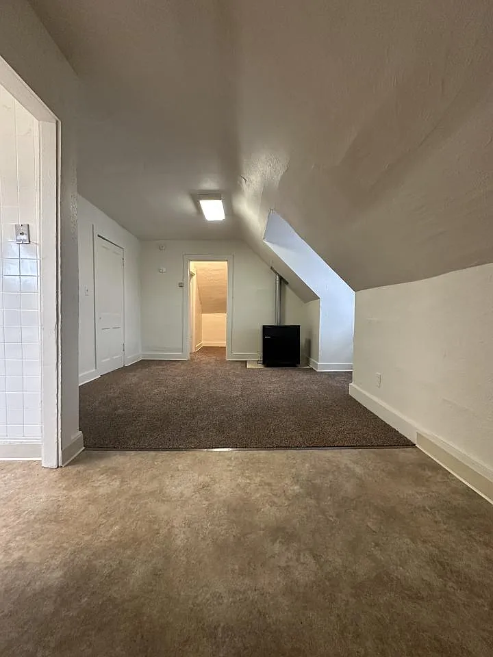 1 bed, 1.0 bath, $725 — Photo 3
