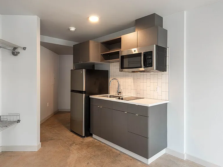 Minnie Flats | 101 Denny Way, Seattle, WA 98109 — Photo 35