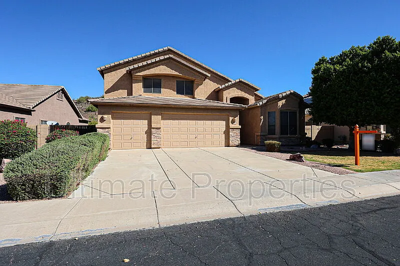 4 bed, 2.5 bath, 3029 sqft, $2,995 — Photo 1
