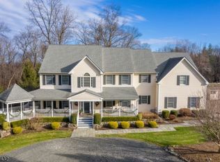 12 Apple Ln, Califon, NJ 07830