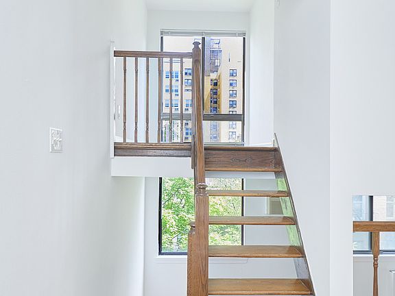 5th image of 425 E 84th St APT 2B