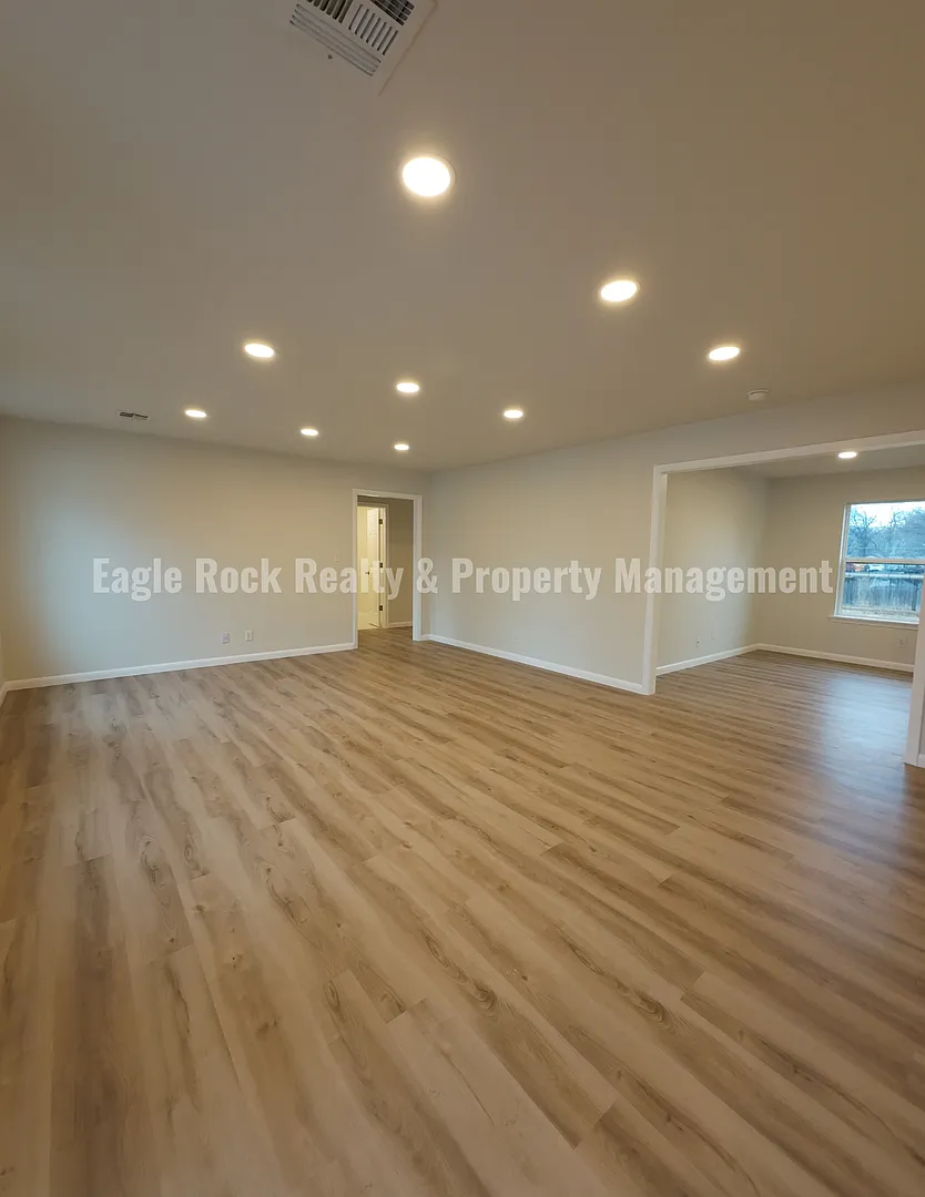 South Tulsa Home for Rent (4beds/2baths) — Photo 2