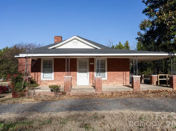 1430 Rainbow Dr, Kannapolis, NC 28081