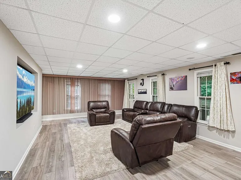 3302 Greencastle Way NE — Photo 43