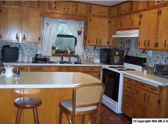 2nd image of 940 Sardis Dr