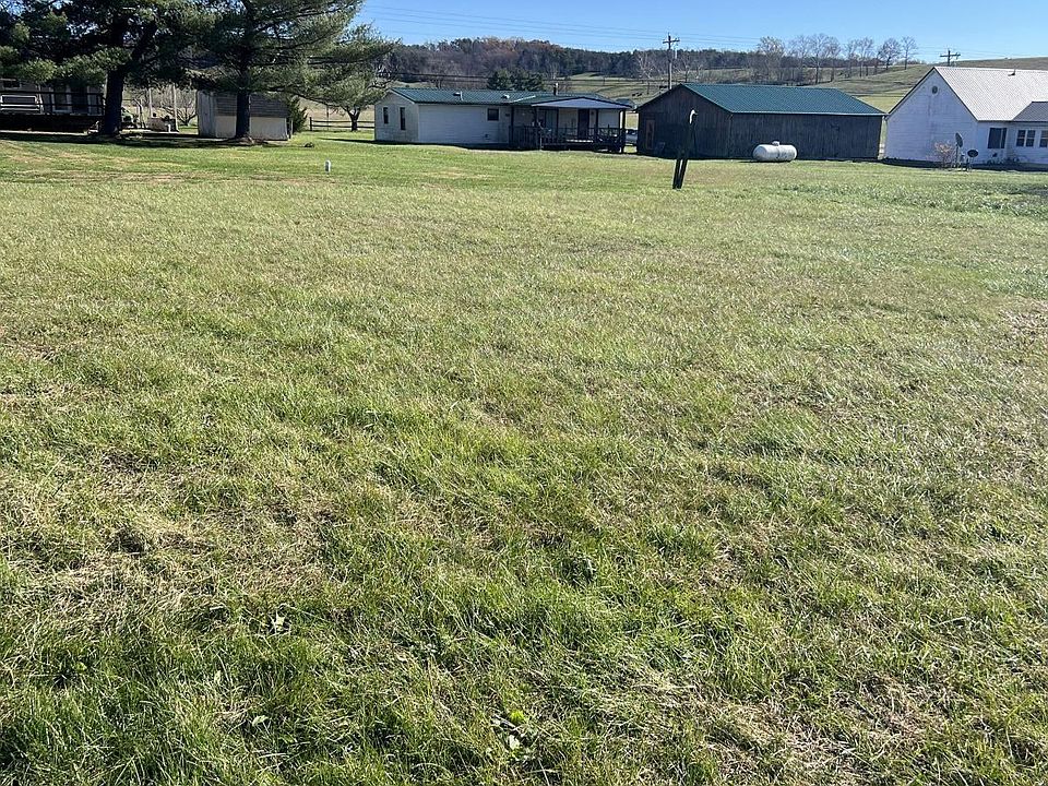 2nd image of 61 Wolf Run Rd