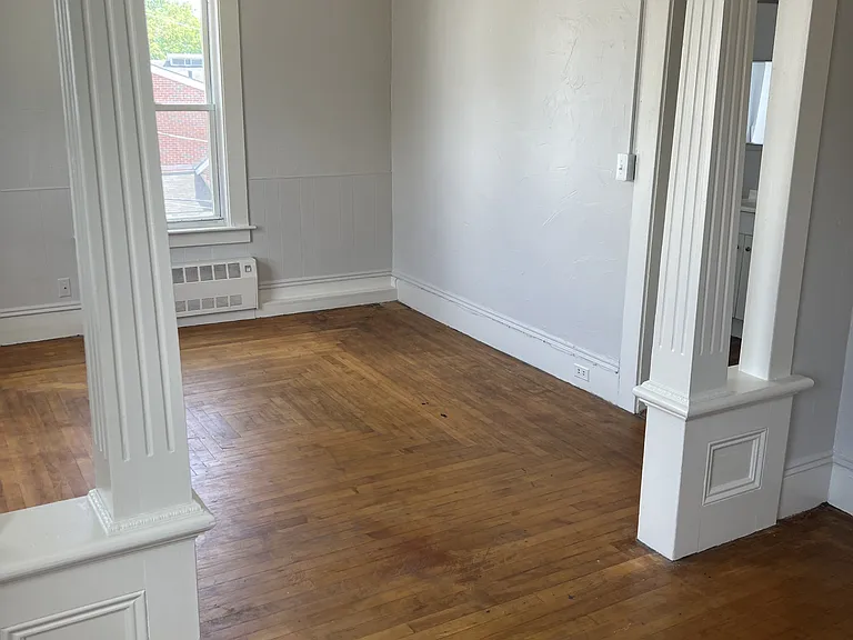 5-5 Clifford Ave — Photo 3