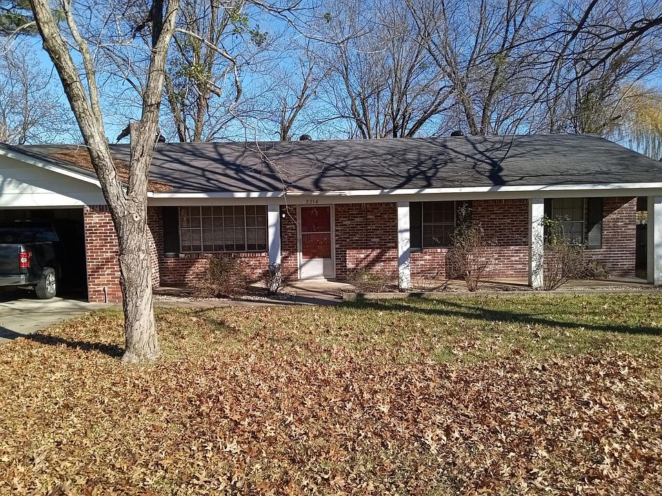 Range style with front porch.