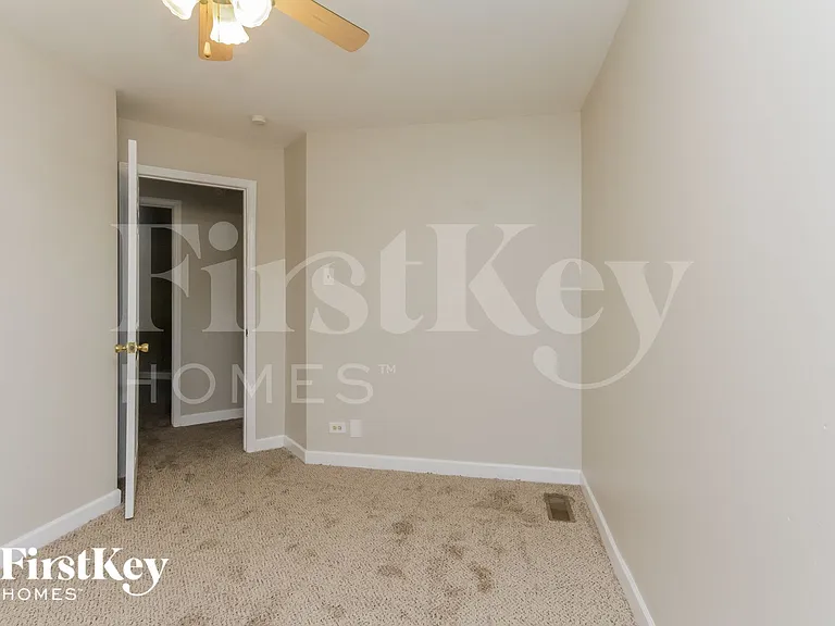 484 Talala St — Photo 7