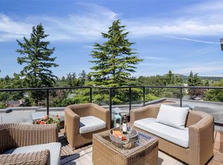 4040 Borden St #304, Saanich, BC V8X2E9