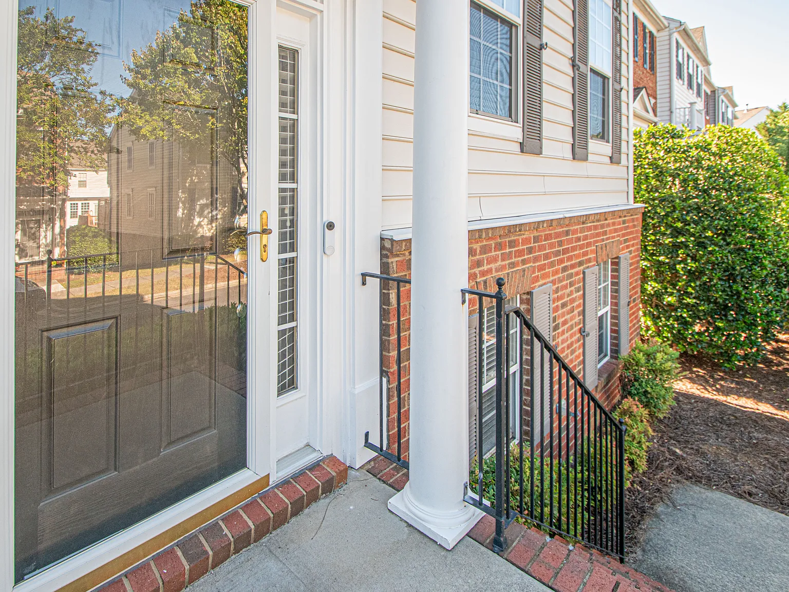 2 bed, 2872 sqft, $3,200 — Photo 4