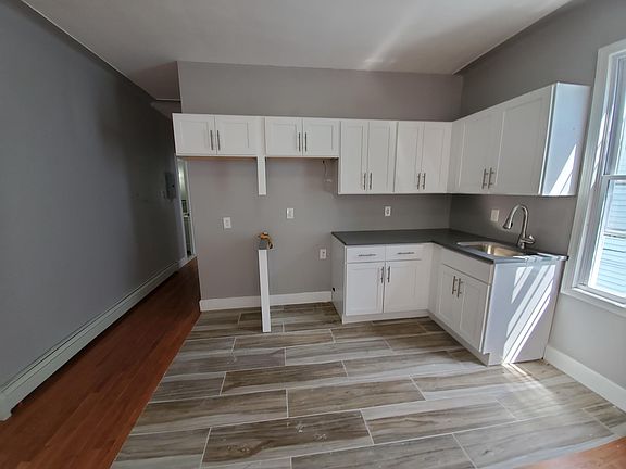 3rd image of 212-214 S 8th St #2