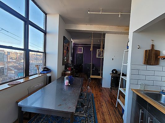 5th image of 467 Troutman St #301