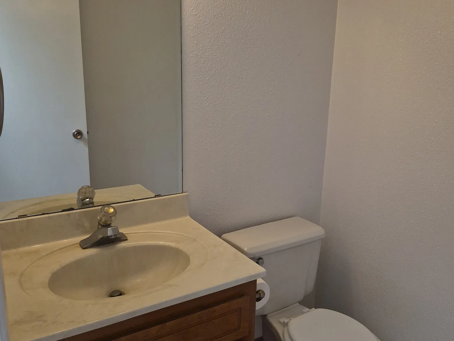 3 bed, 2.5 bath, 1341 sqft, $1,600 — Photo 4