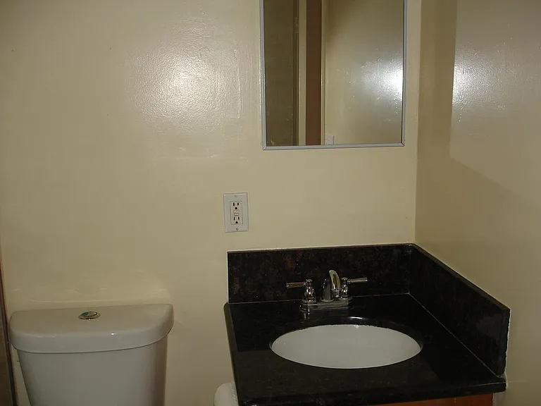 5857 Lynn St — Photo 16