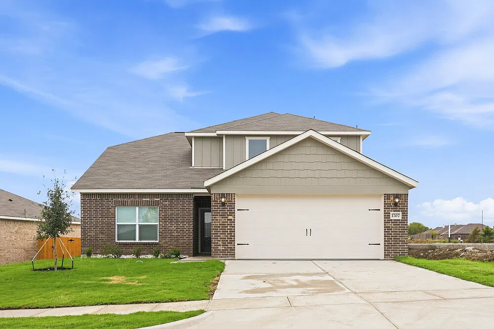 4 bed, 2.5 bath, 2173 sqft, $2,545 — Photo 1
