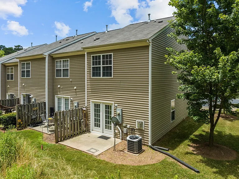2713 Wyntercrest Ln — Photo 32