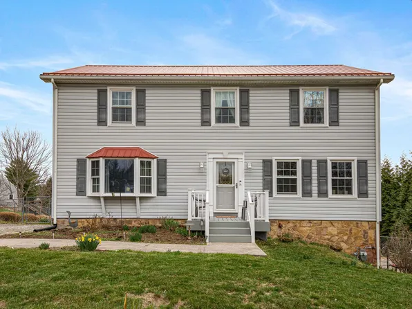 145 Windmill Ridge Rd E, Christiansburg, VA 24073