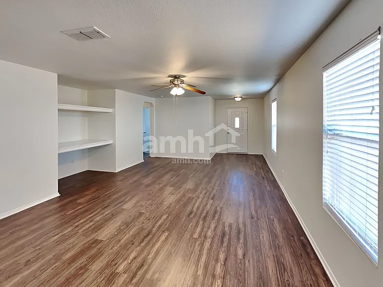217 N Willow Way — Photo 6