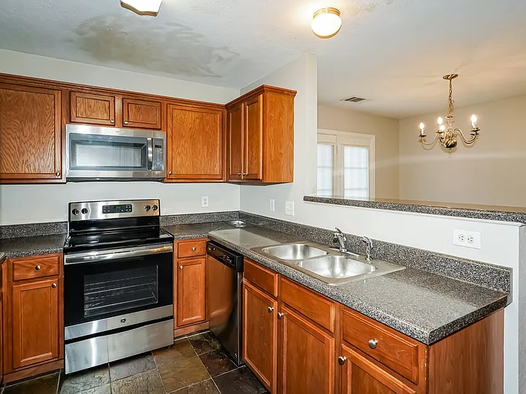 725 Holland Ridge Dr — Photo 8