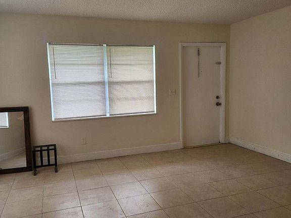 3rd image of 4378 Broadway St