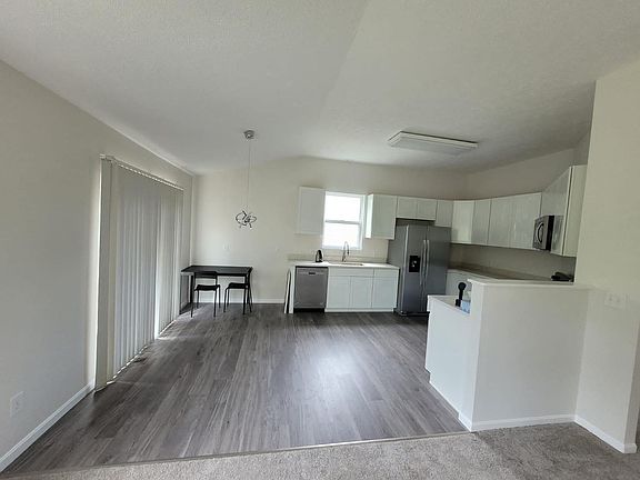 3rd image of 9649 Fallsridge Ct
