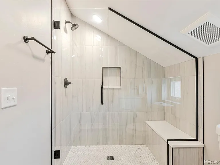 1453 Irving St — Photo 21