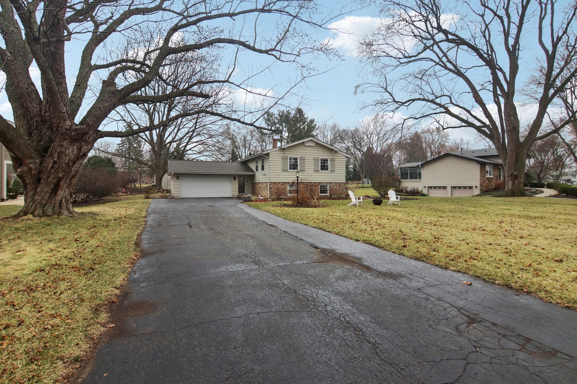 Tile Line Rd-S1103-001.jpg