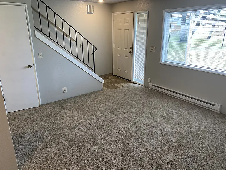 210 W Pacific Ave — Photo 1