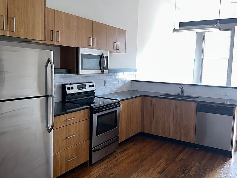 1322 W Broad St — Photo 67