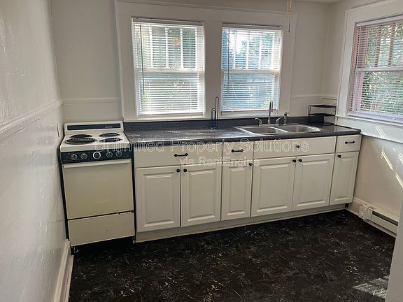 2nd image of 206 S 20th St #B