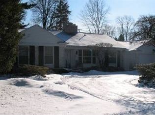 256 Grosse Pointe Blvd, Grosse Pointe Farms, MI 48236