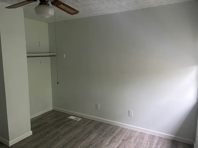 132 Mann Ave — Photo 7