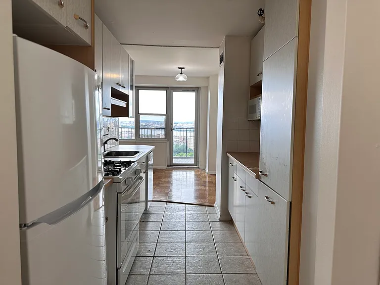 151 Tremont St #22F — Photo 8