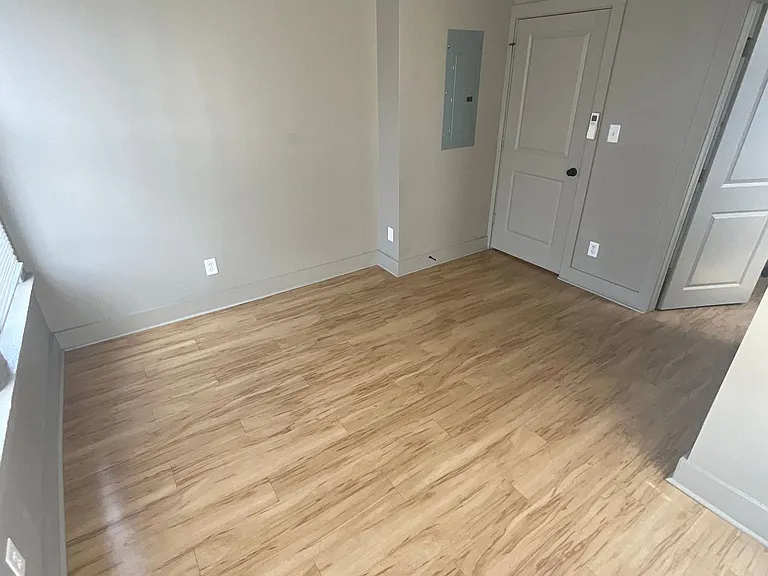 425 N Walnut St — Photo 6