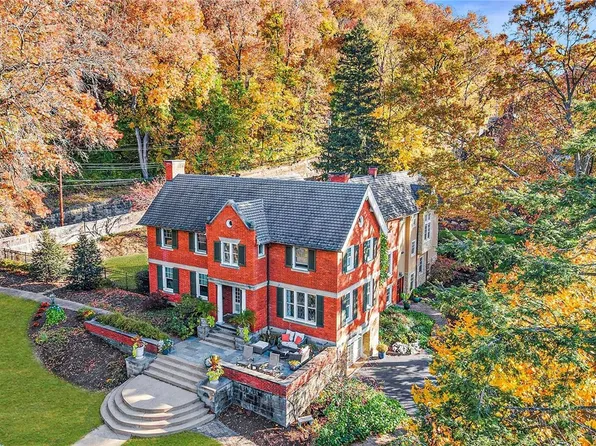 365 Backbone Rd, Sewickley, PA 15143