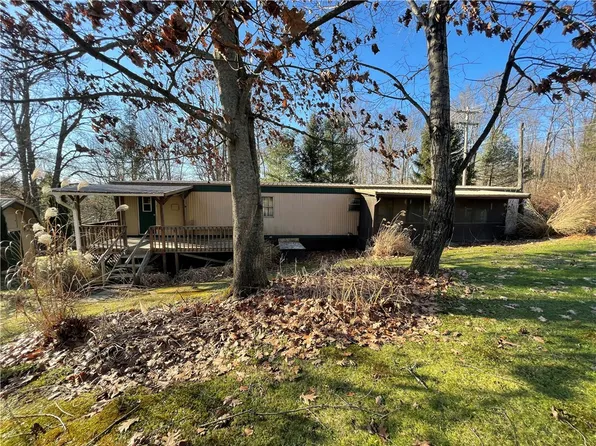24792 Lakeview Dr, Union City, PA 16438