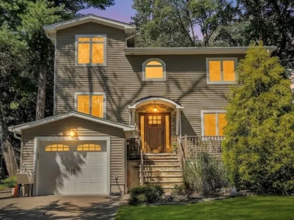 237 Cedar Lane Riv, Westwood, NJ 07675