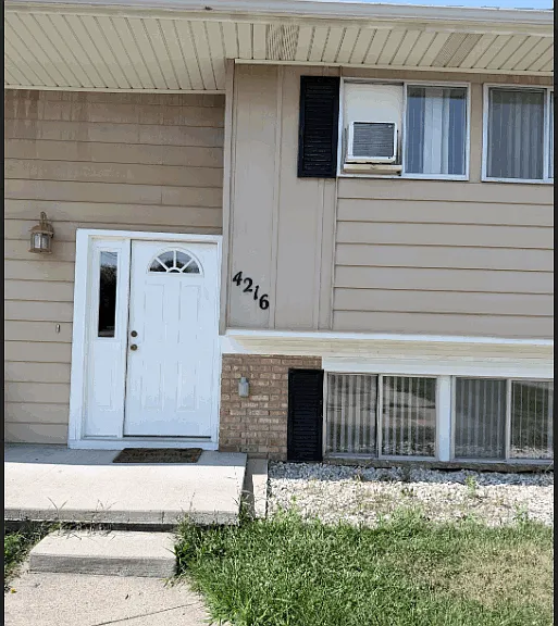 4216 Woodworth Ave — Photo 2