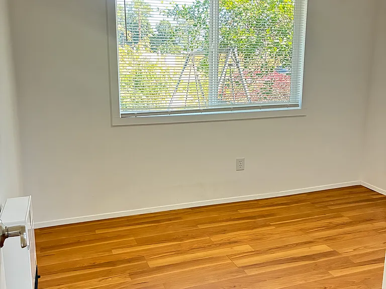 1302 Pine Ave — Photo 12