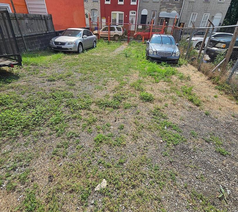 2nd image of 235 Cedar St