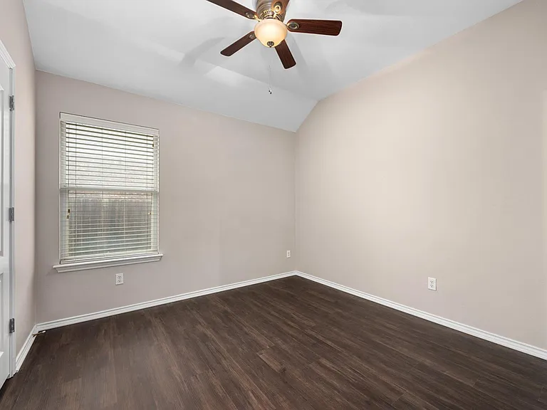 799 Clear Springs Holw — Photo 24