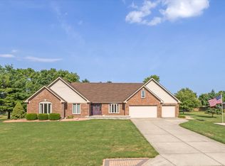 4745 S Blackberry Ct, New Palestine, IN 46163