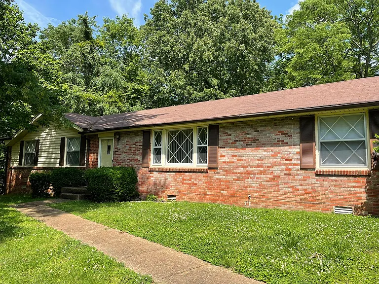 230 Downer Dr — Photo 2